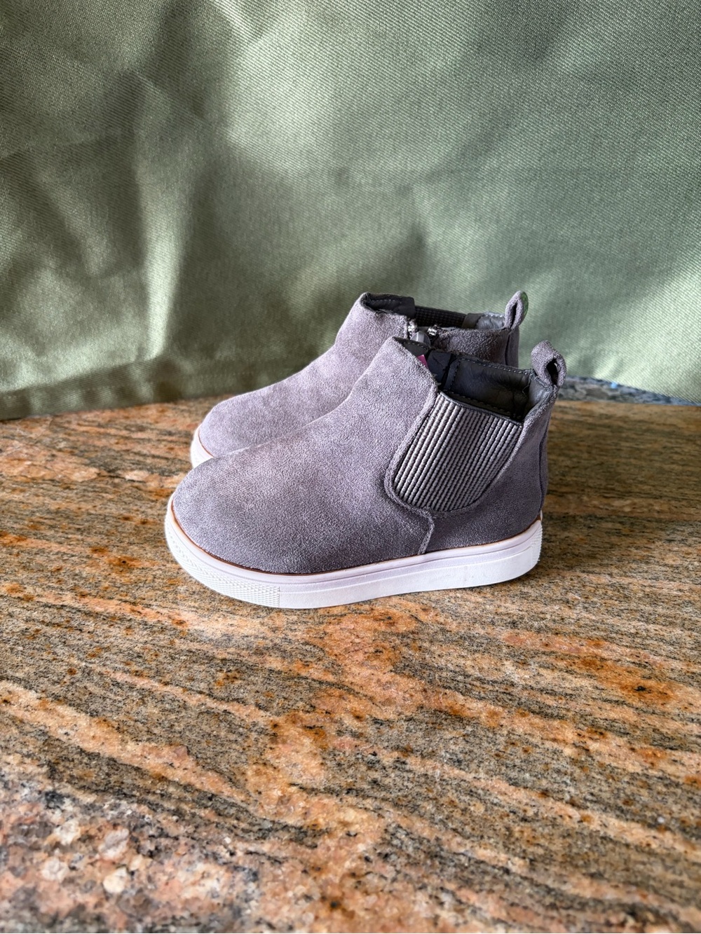 First steps Kids Chelsea Sneaker Boot - Gray
Size 8 - Picture 2 of 16